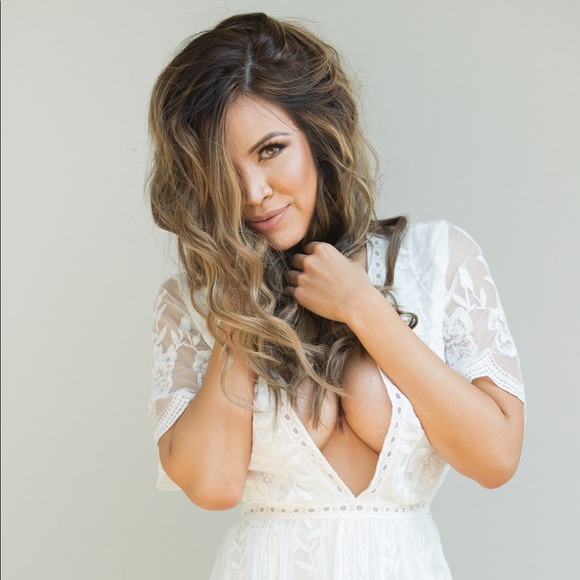 Honey punch white lace maxi - Picture 2 of 8